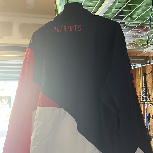 New England Patriot Light Weight Windbreaker (New) - Picture 2 of 5